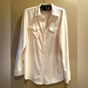 Eddie Bauer, No wrinkle, long-sleeved blouse